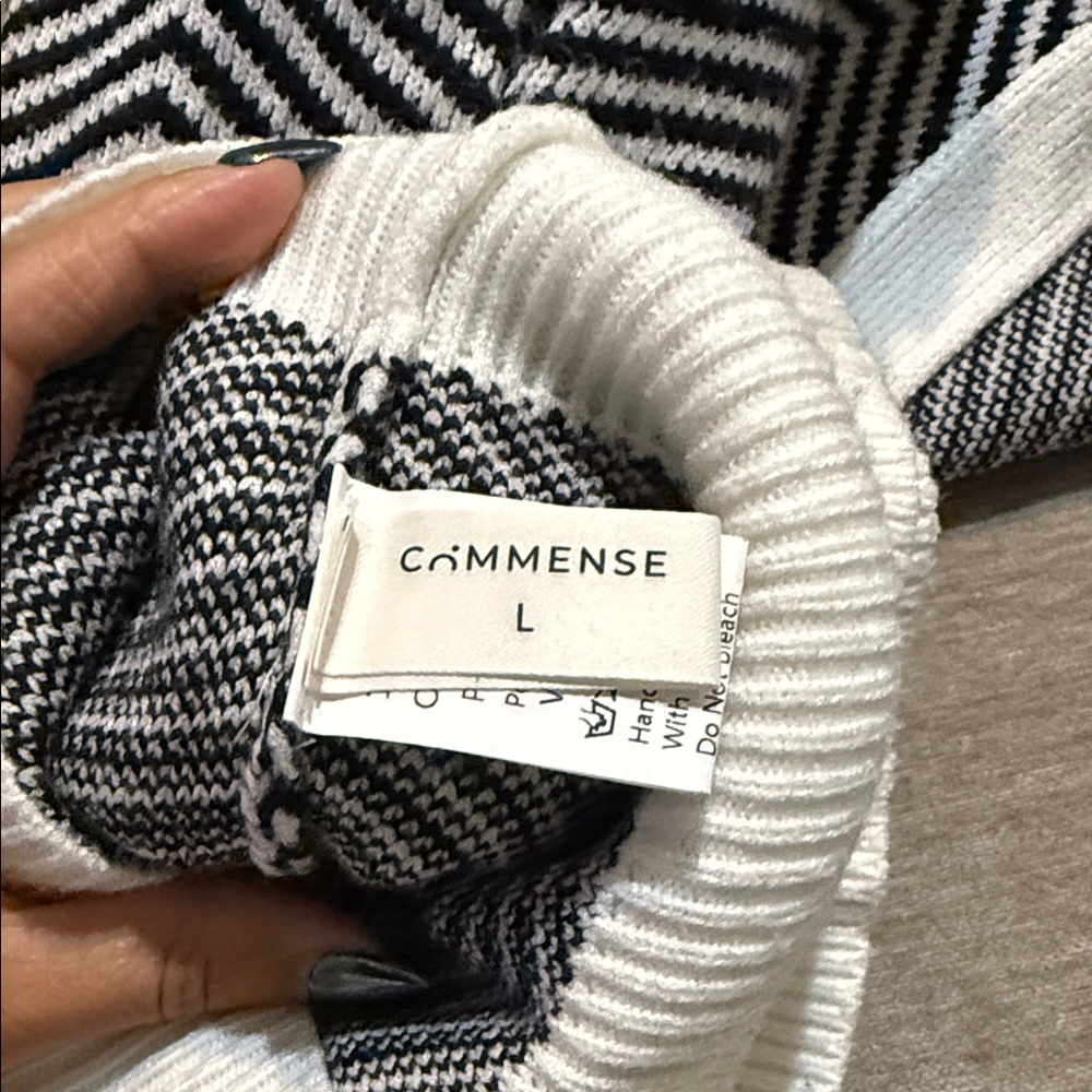 Commense Black and White Chevron Cardigan - Picture 4 of 5